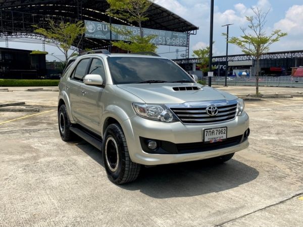 Toyota Fortuner 2.5 V 2WD A/T ปี 2014